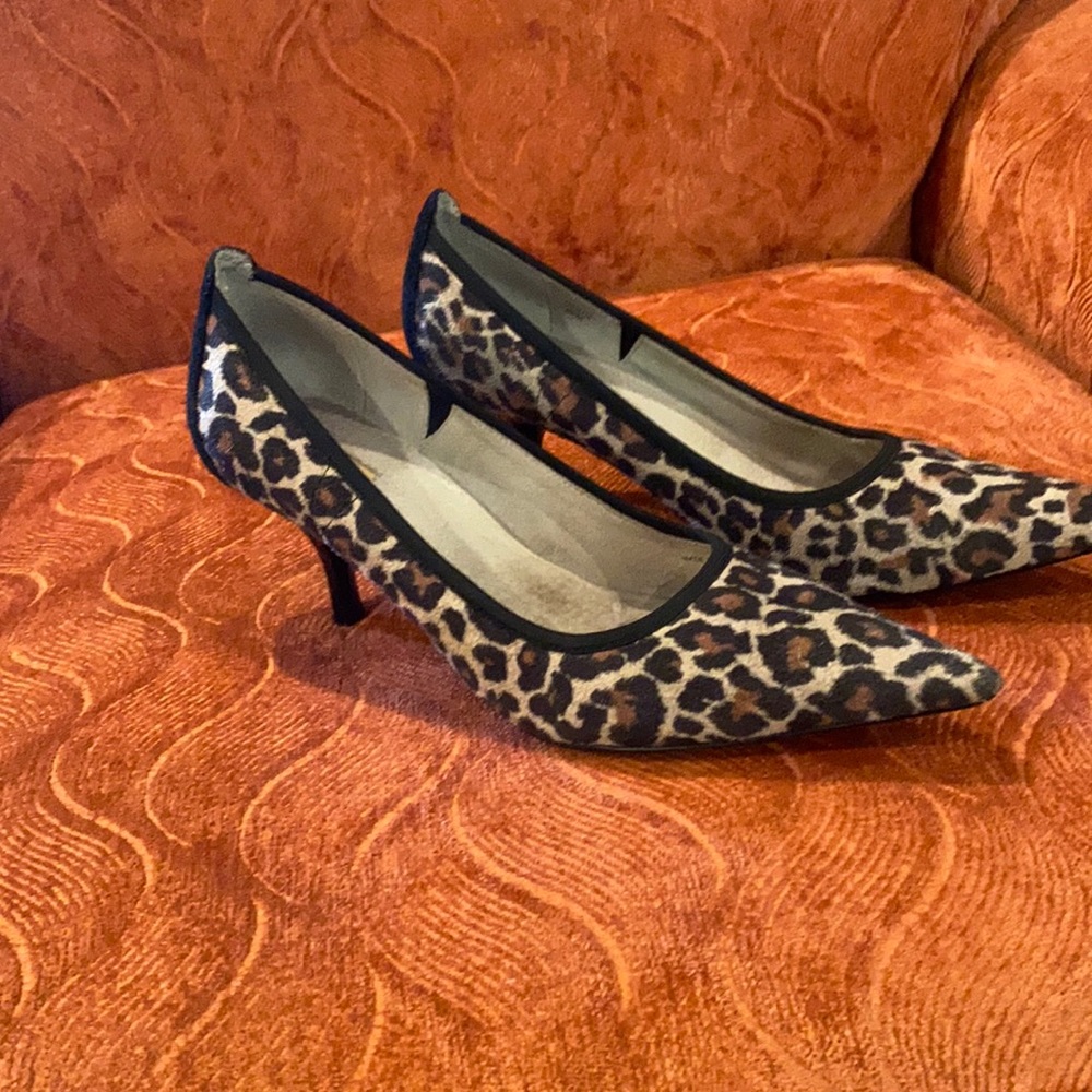 Tahari animal print suede pumps….
